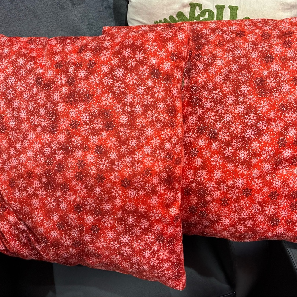 Red Snowflake Patterned Throw Pillows - Picture 3 of 4